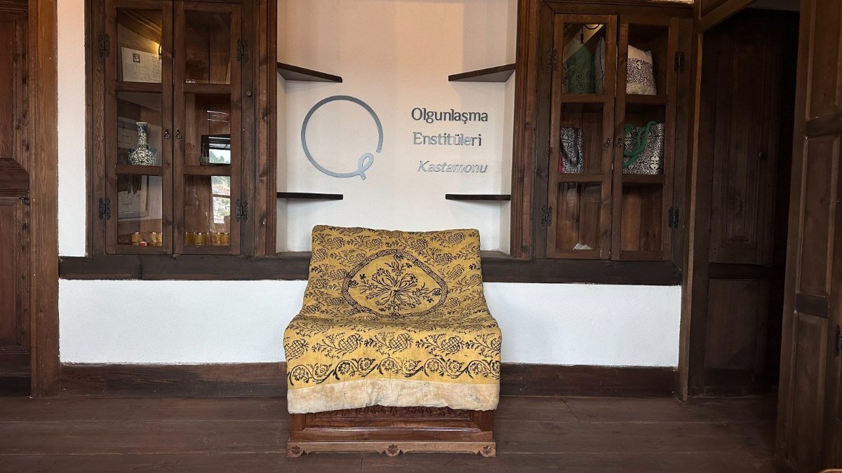 Kastamonu’da yüzyıllık yorgan ve minder kılıfında nadir desenler keşfedildi